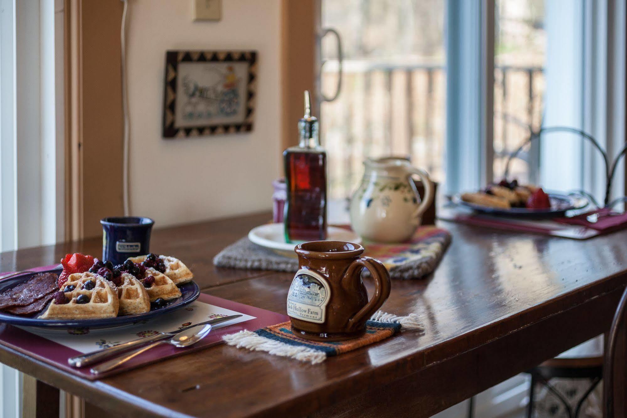 Inn At Buck Hollow Farm Fairfax Экстерьер фото