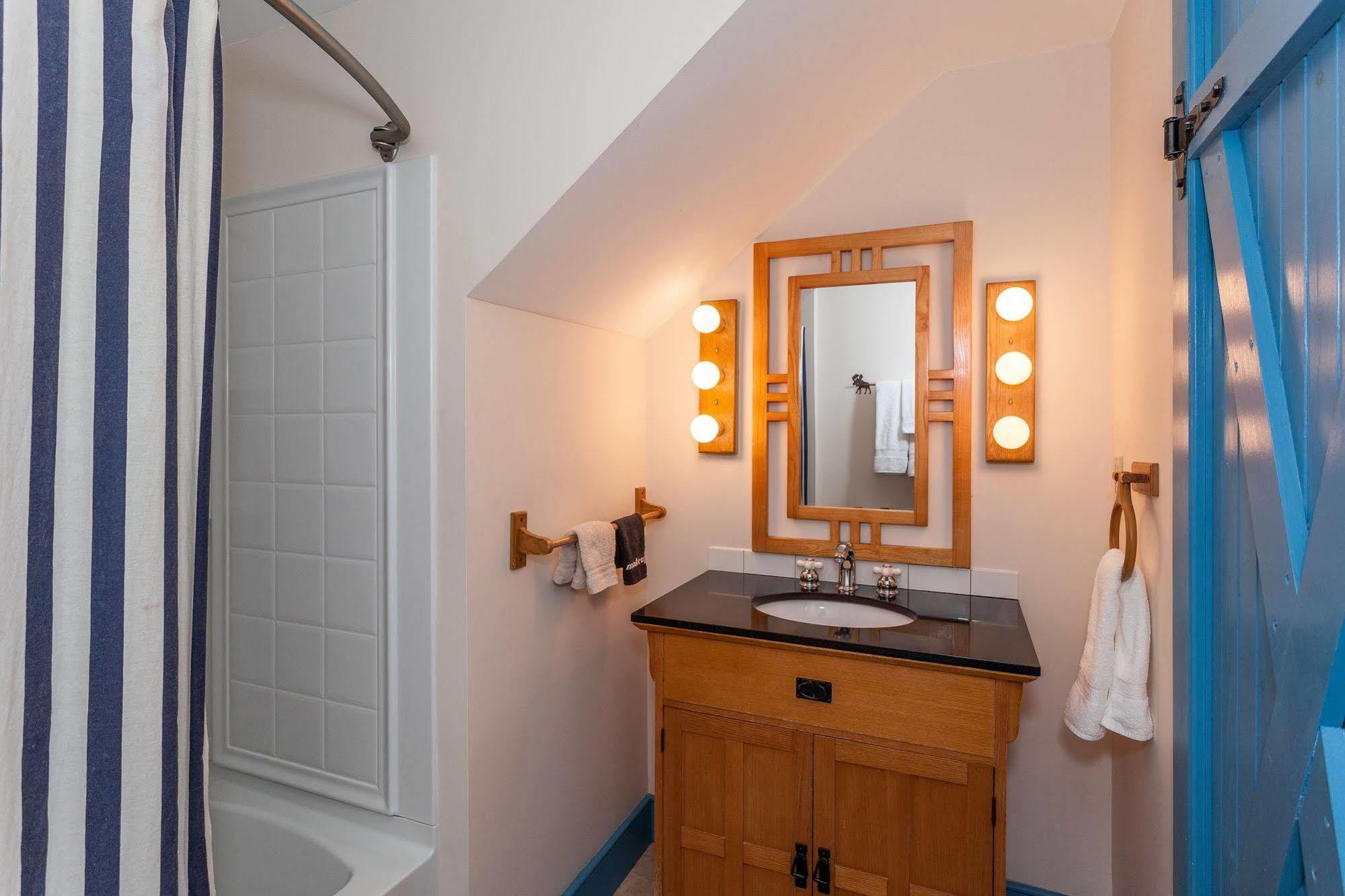 Inn At Buck Hollow Farm Fairfax Экстерьер фото